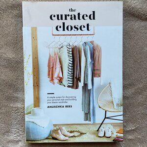 GREAT HOLIDAY GIFT-The Curated Closet